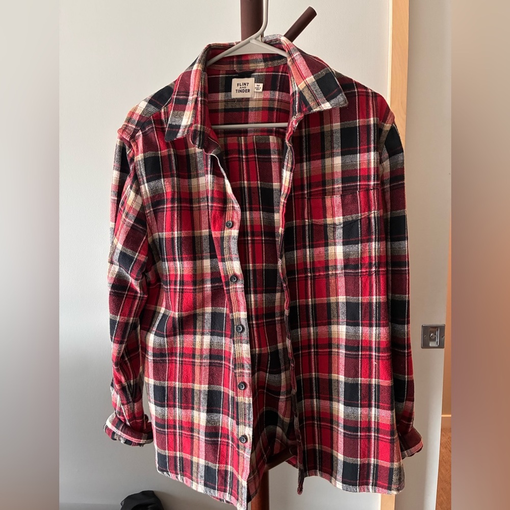 Flint and Tinder Men's Red Plaid Casual Button Down Shirt